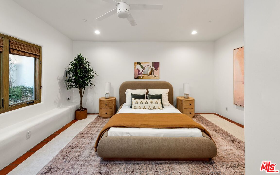 7047 Vista Del Mar Ln