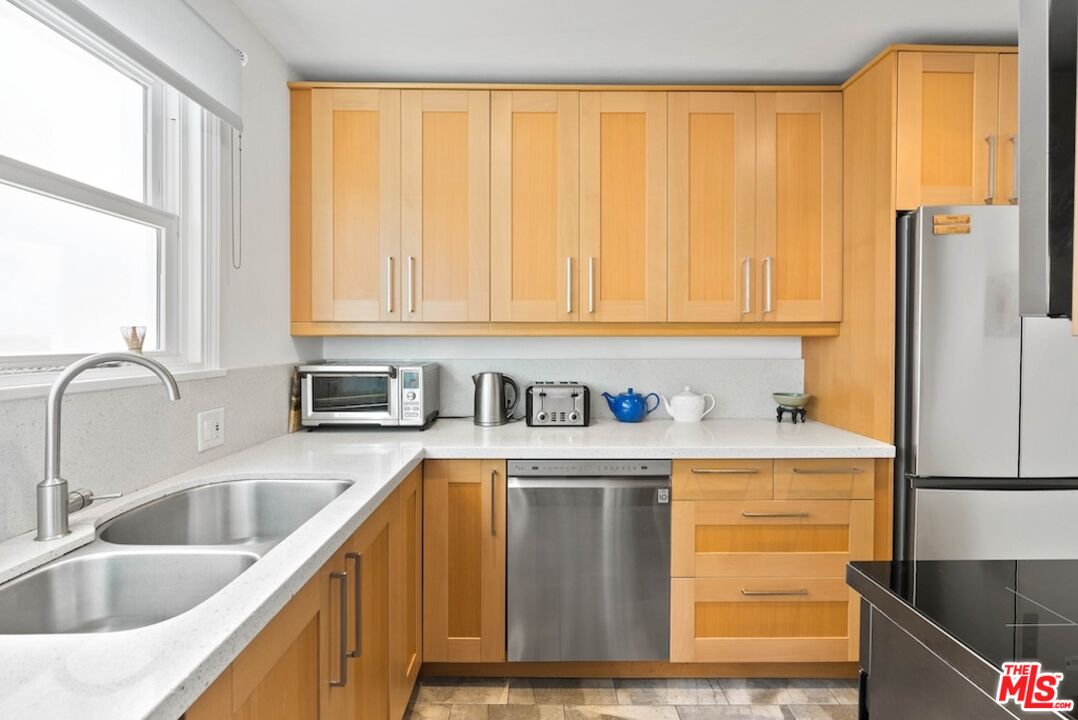 1032 19th St Unit: 2