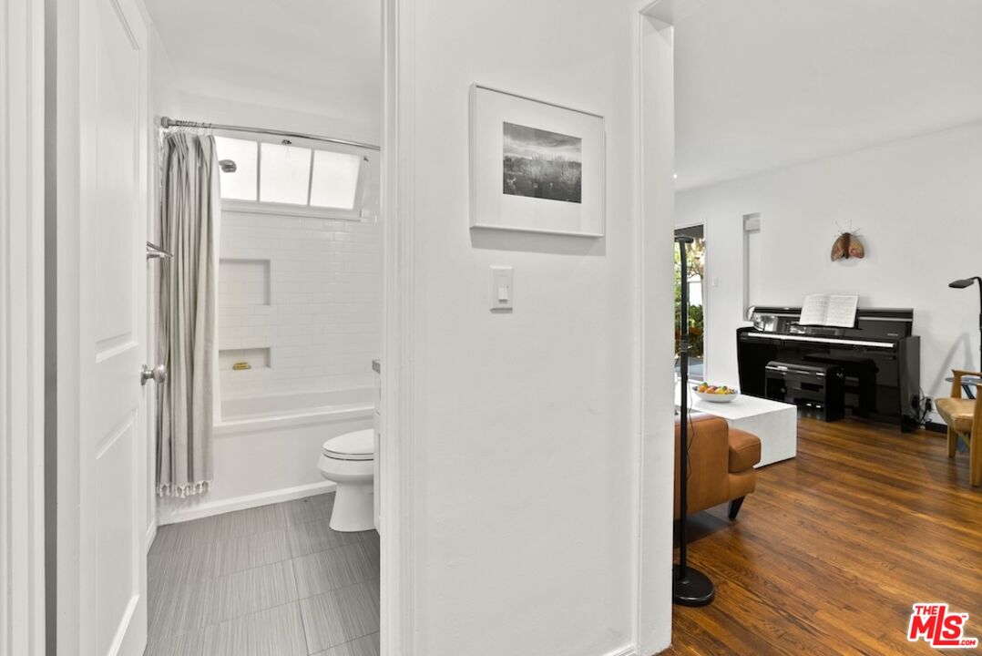 1032 19th St Unit: 2