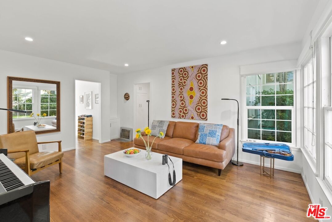 1032 19th St Unit: 2