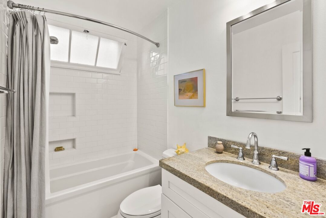 1032 19th St Unit: 2
