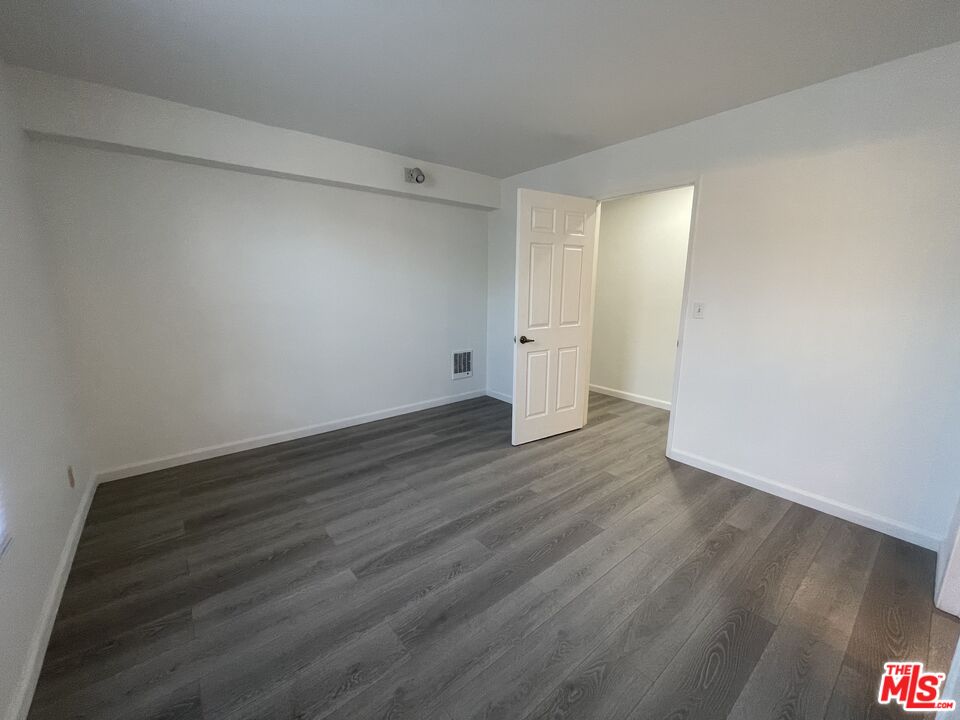 1337 N Sierra Bonita Ave Unit: 301