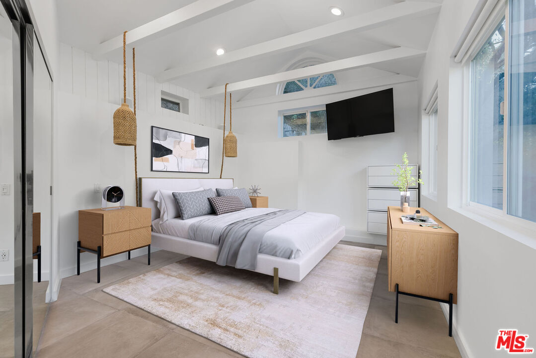 1005 N Beverly Glen Blvd