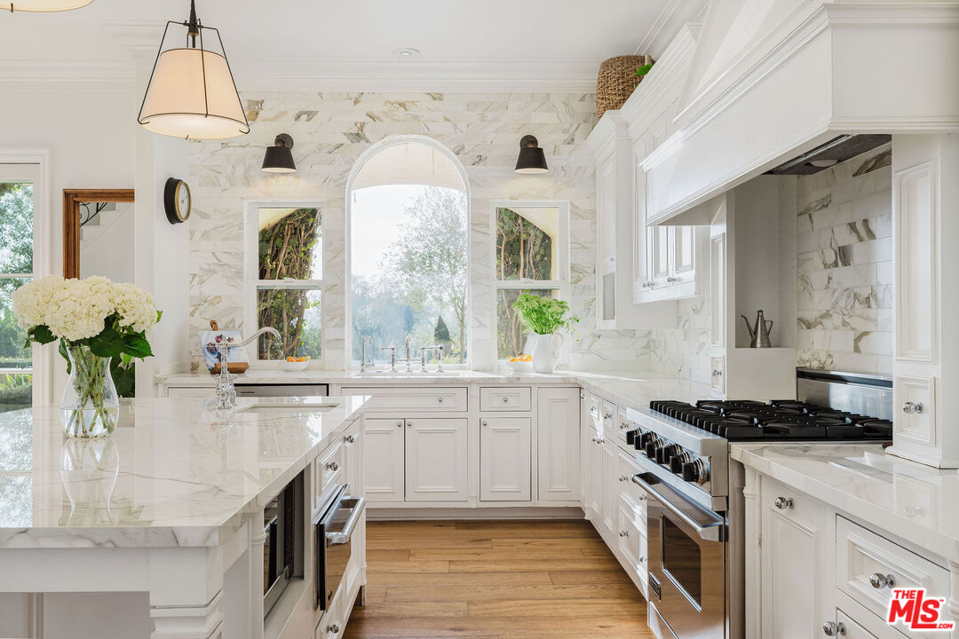 6201 Old Balcom Canyon Rd