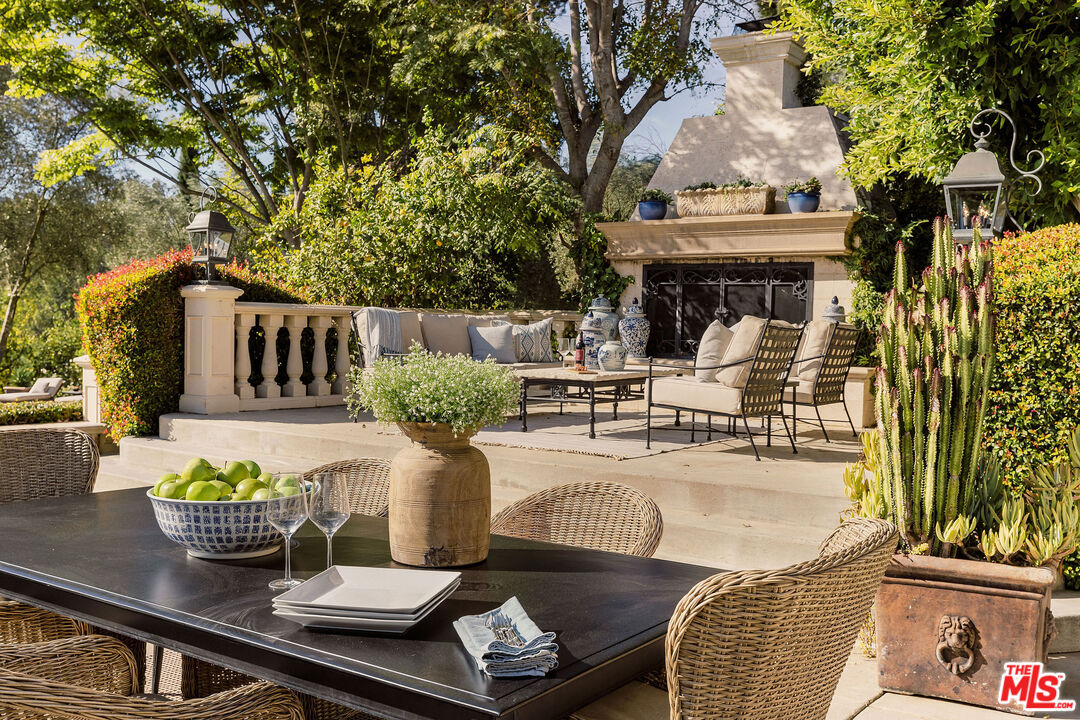 6201 Old Balcom Canyon Rd