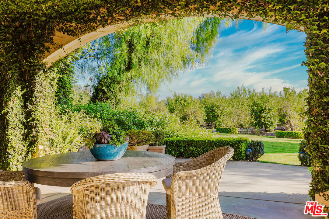 6201 Old Balcom Canyon Rd