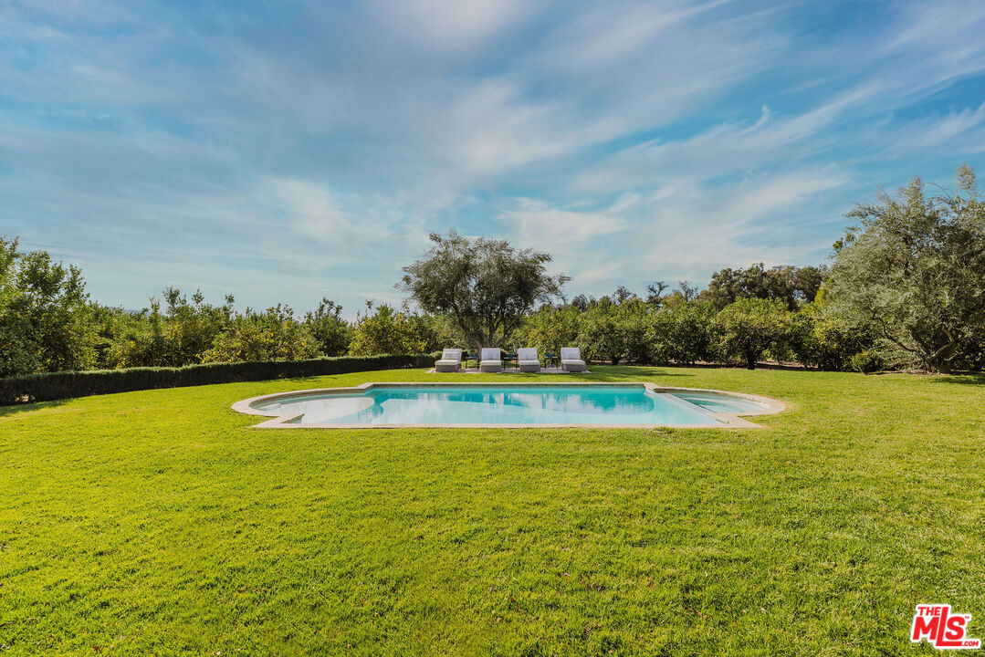 6201 Old Balcom Canyon Rd