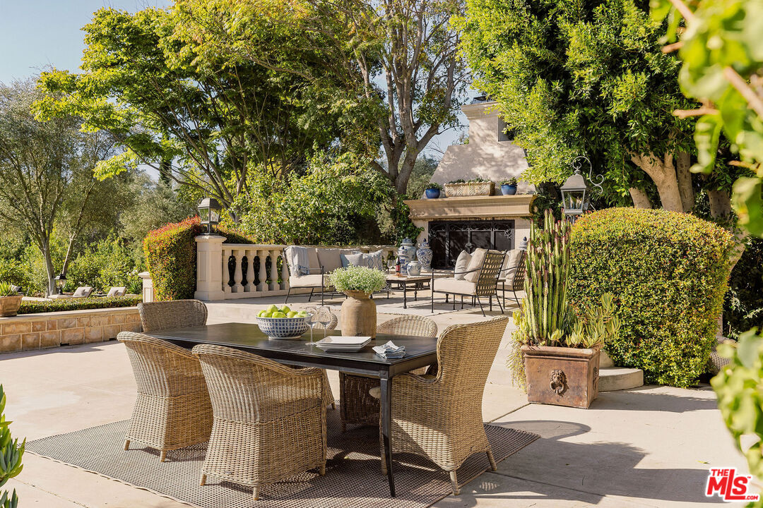 6201 Old Balcom Canyon Rd