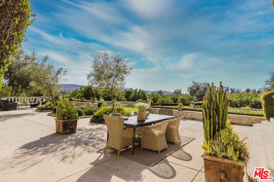 6201 Old Balcom Canyon Rd