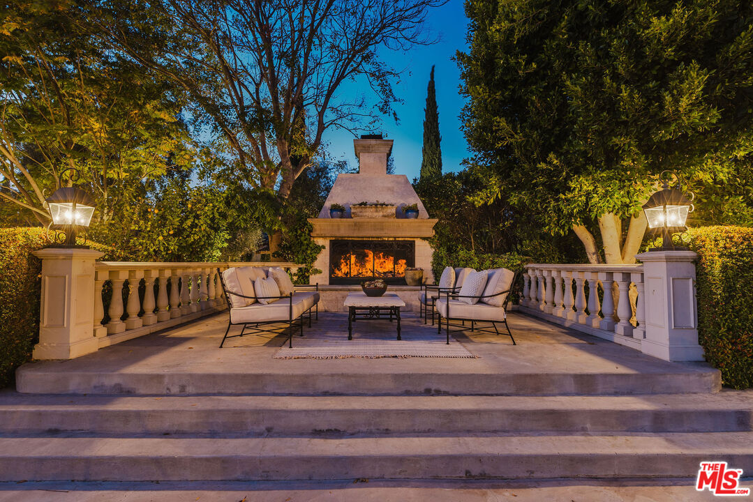 6201 Old Balcom Canyon Rd