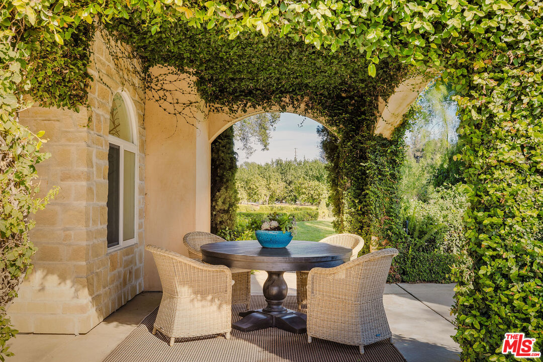 6201 Old Balcom Canyon Rd