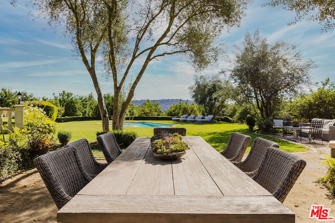 6201 Old Balcom Canyon Rd