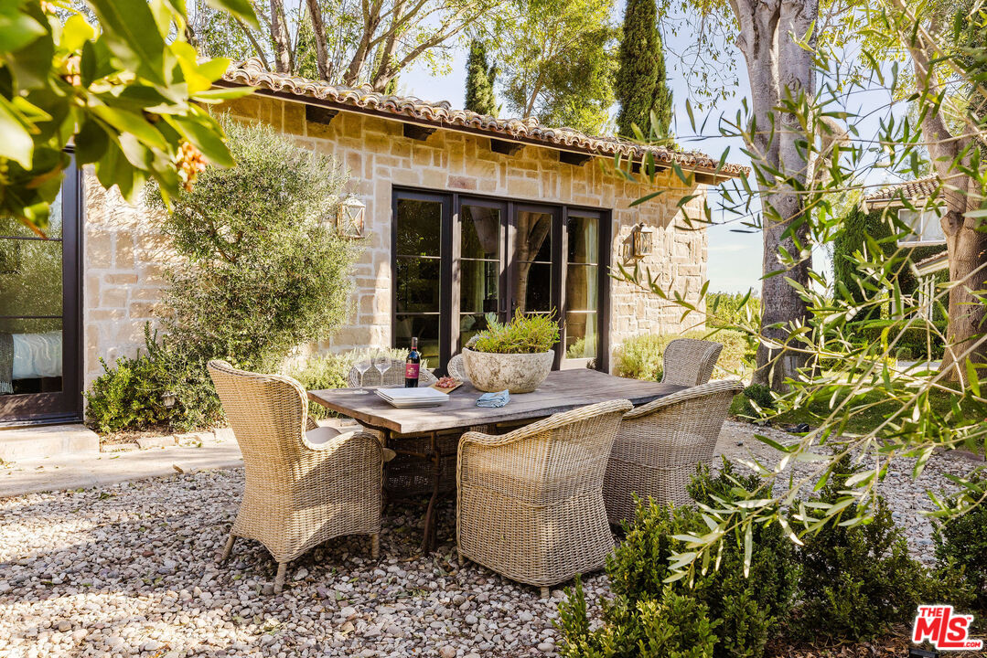 6201 Old Balcom Canyon Rd