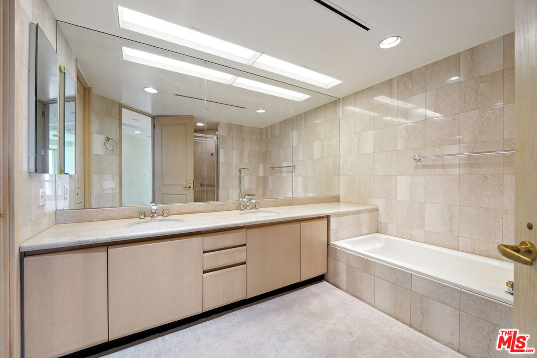 10490 Wilshire Blvd Unit: 1402