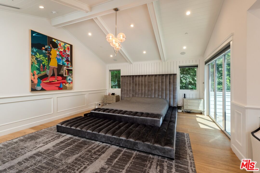 15272 Valley Vista Blvd