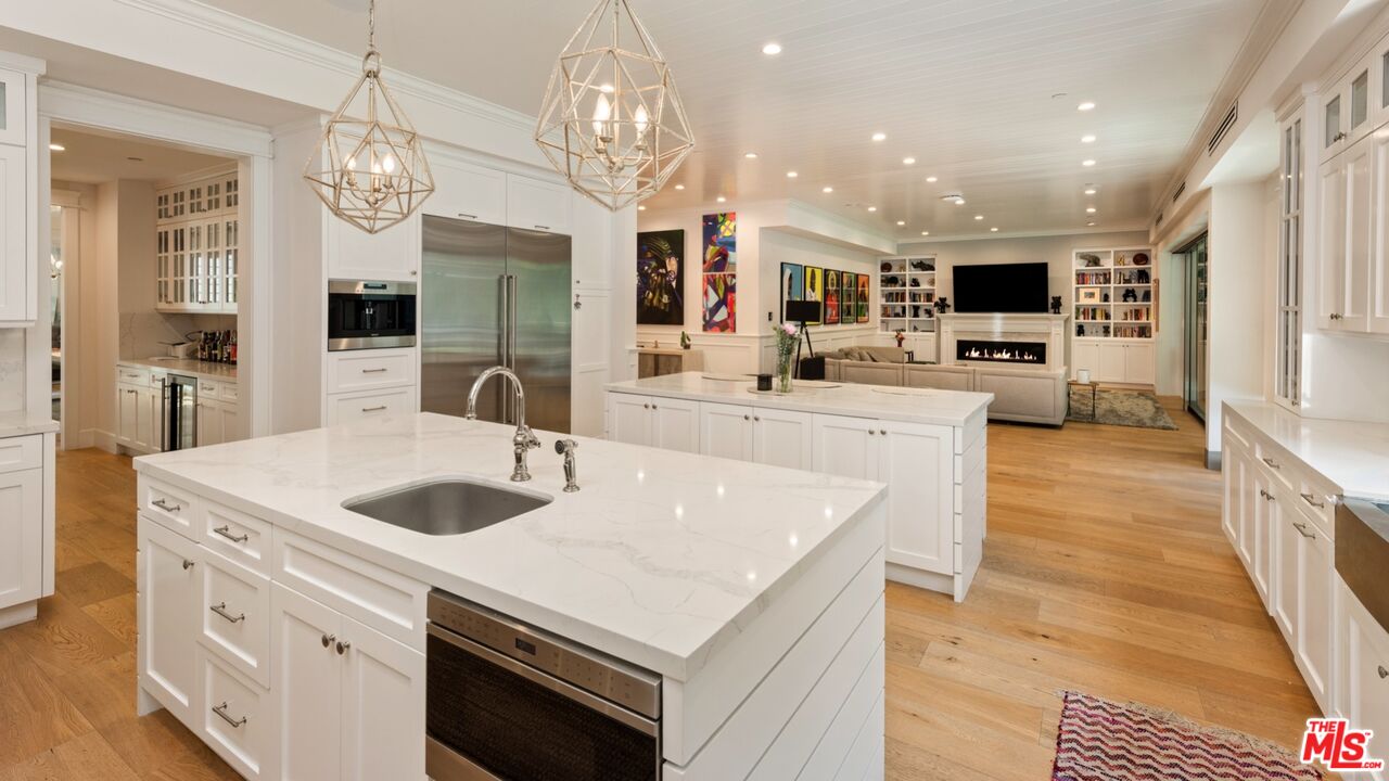 15272 Valley Vista Blvd