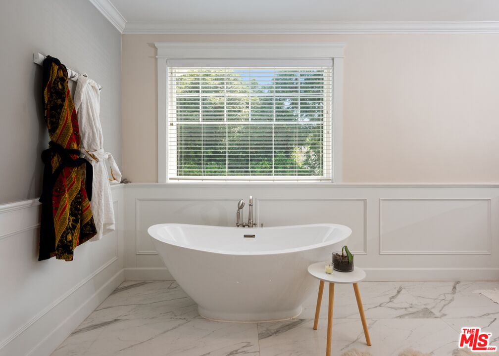 15272 Valley Vista Blvd