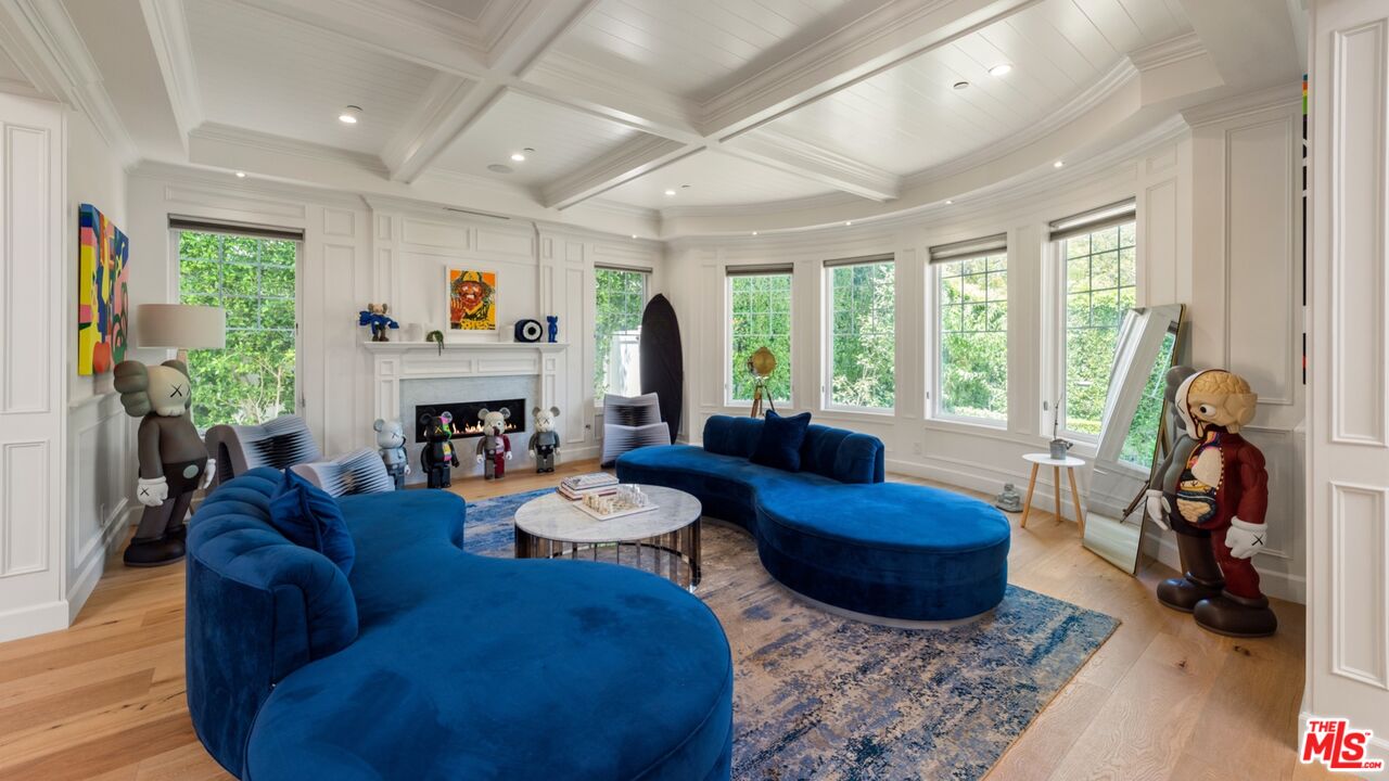 15272 Valley Vista Blvd