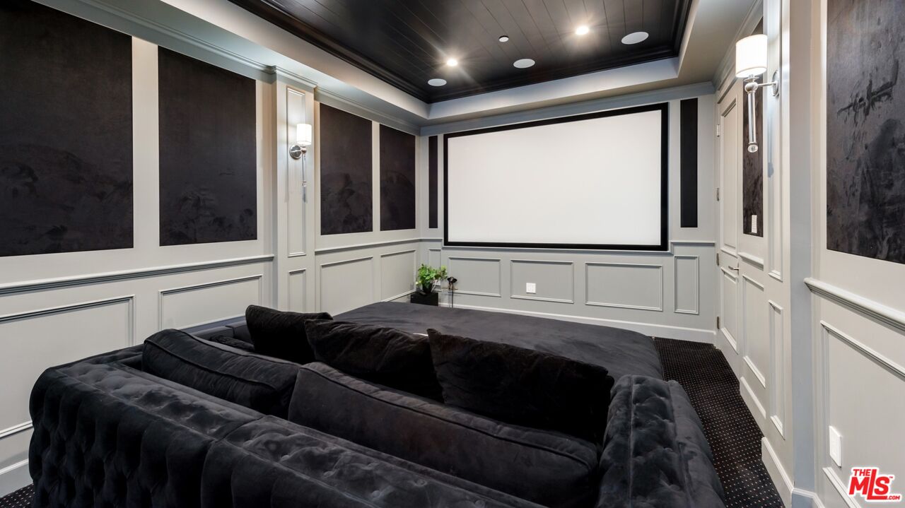 15272 Valley Vista Blvd