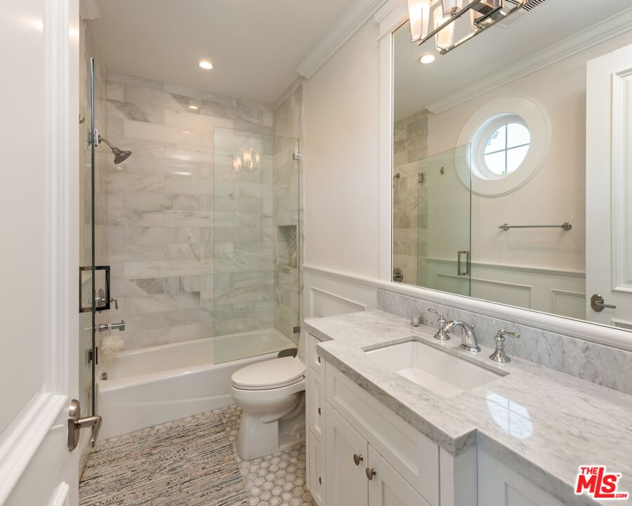 15272 Valley Vista Blvd