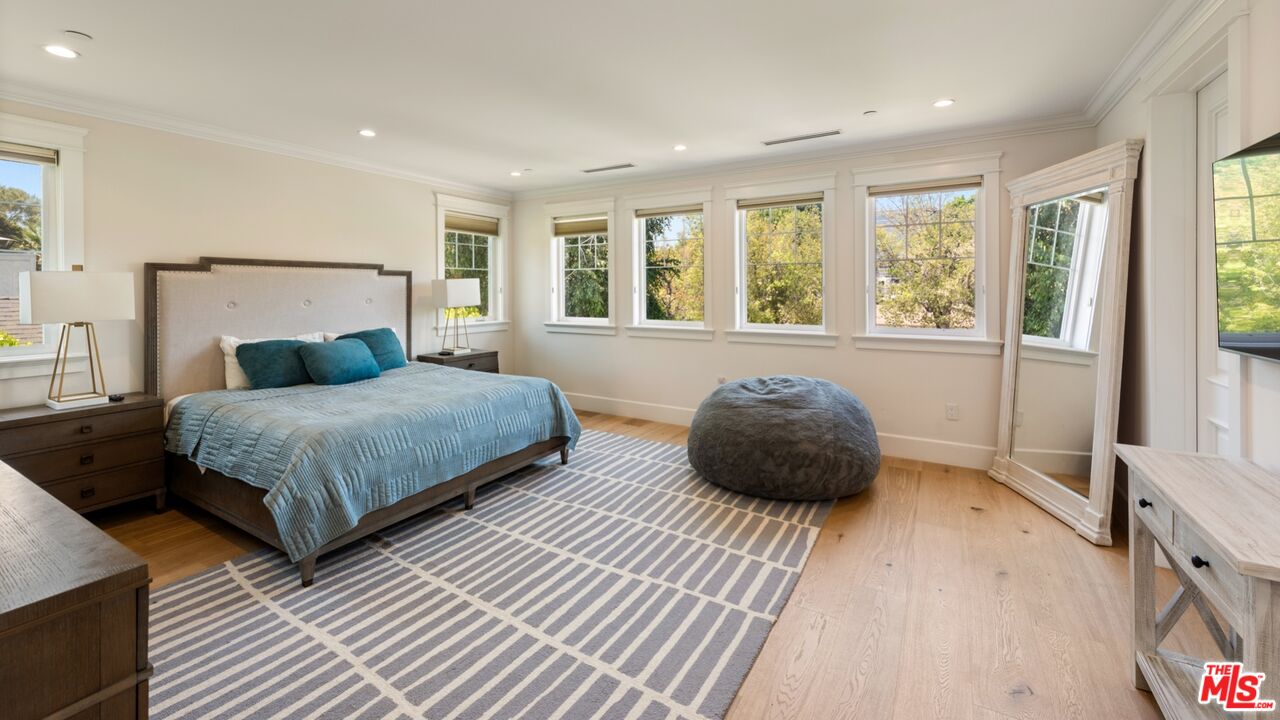 15272 Valley Vista Blvd