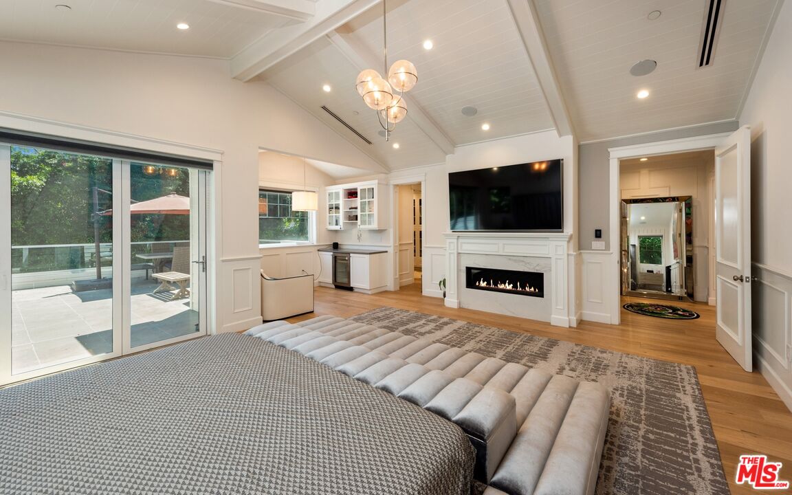 15272 Valley Vista Blvd