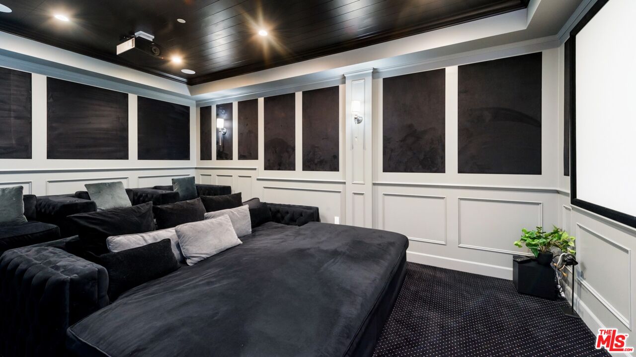 15272 Valley Vista Blvd