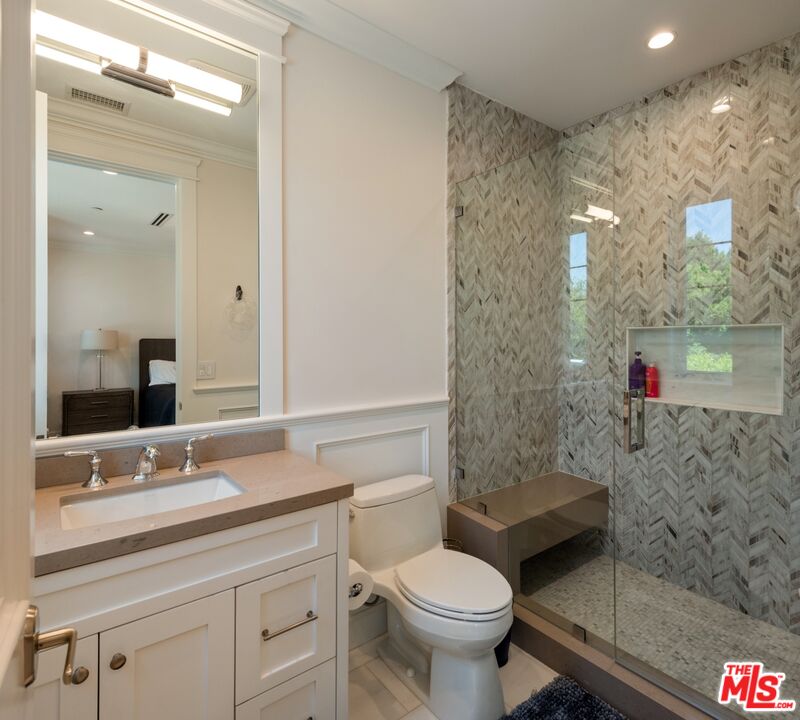 15272 Valley Vista Blvd