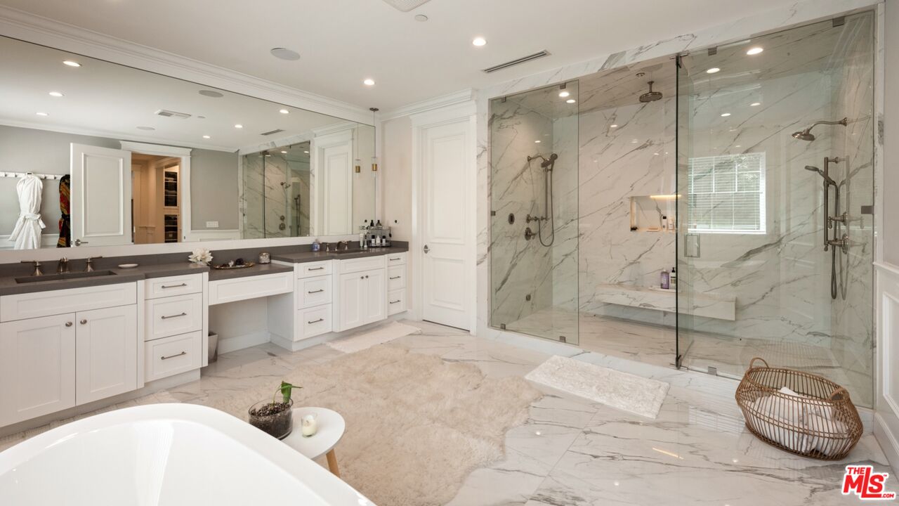 15272 Valley Vista Blvd