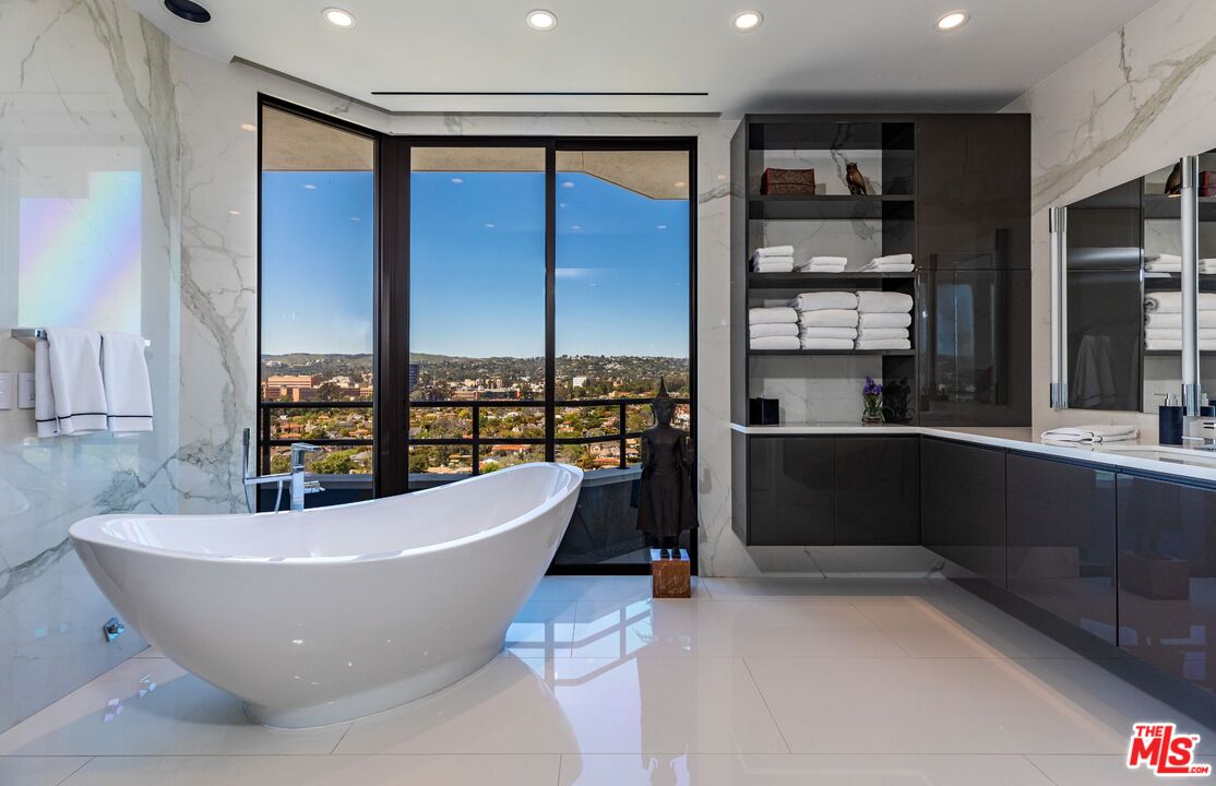 10601 Wilshire Blvd Unit: 19E