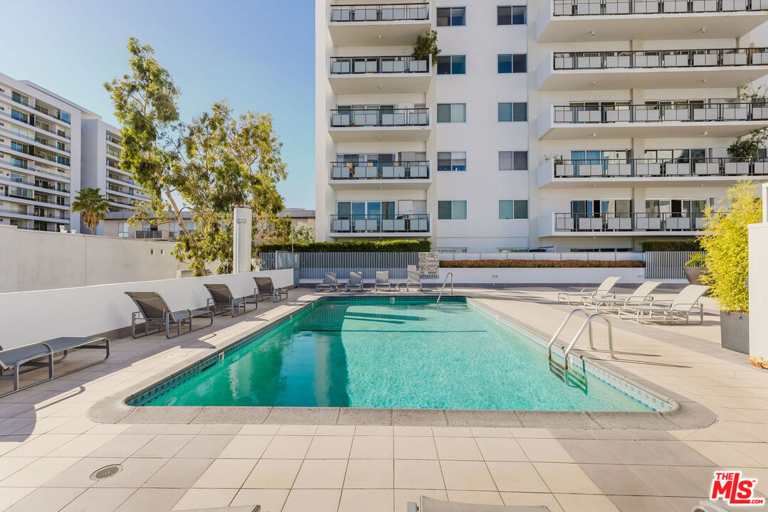 1155 N La Cienega Blvd Unit: 1207