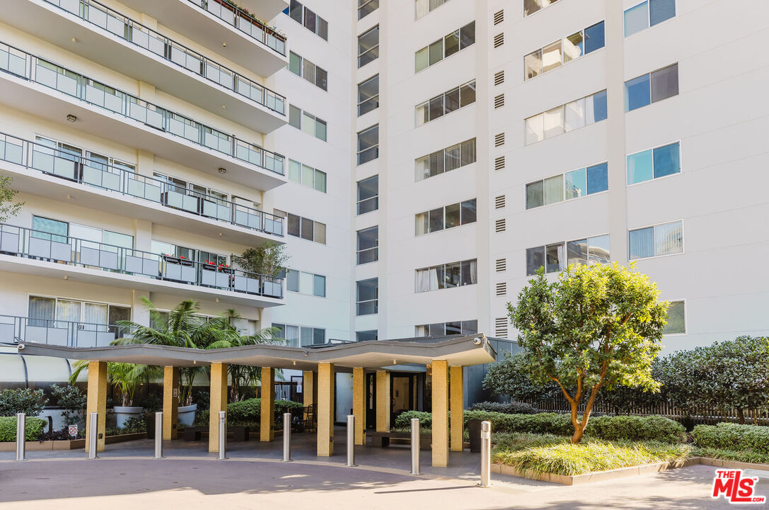 1155 N La Cienega Blvd Unit: 1207