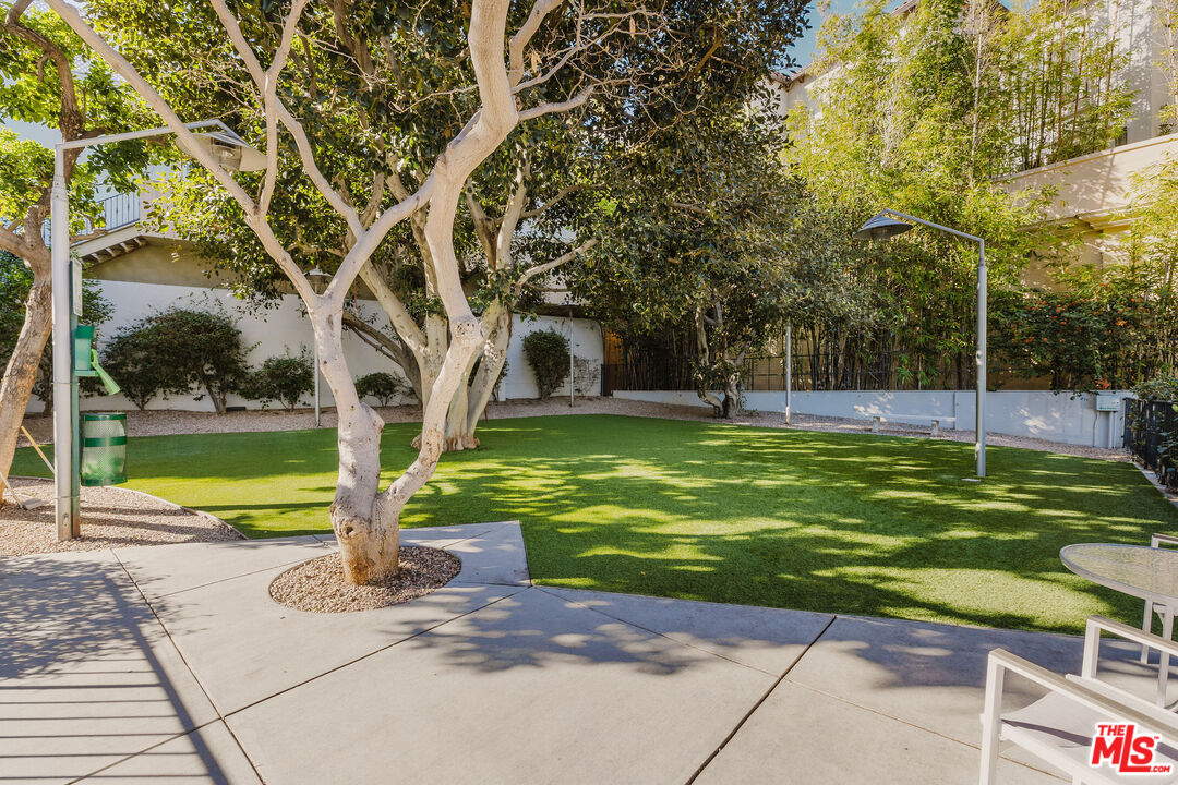 1155 N La Cienega Blvd Unit: 1207