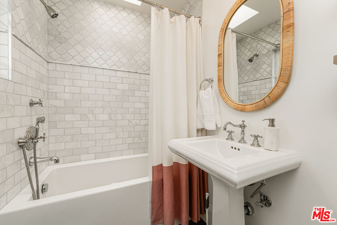 4229 Laurelgrove Ave