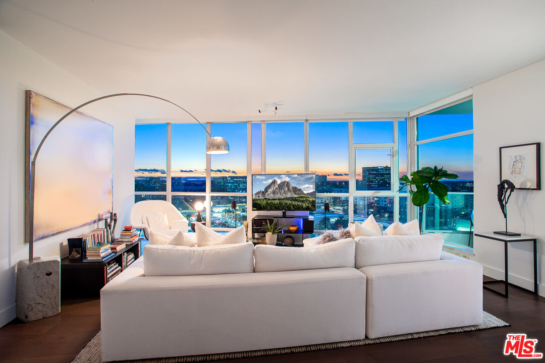 3131 Michelson Dr Unit: 1506