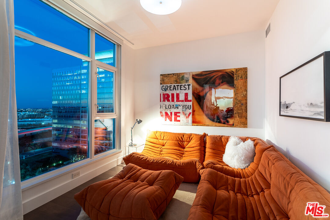 3131 Michelson Dr Unit: 1506