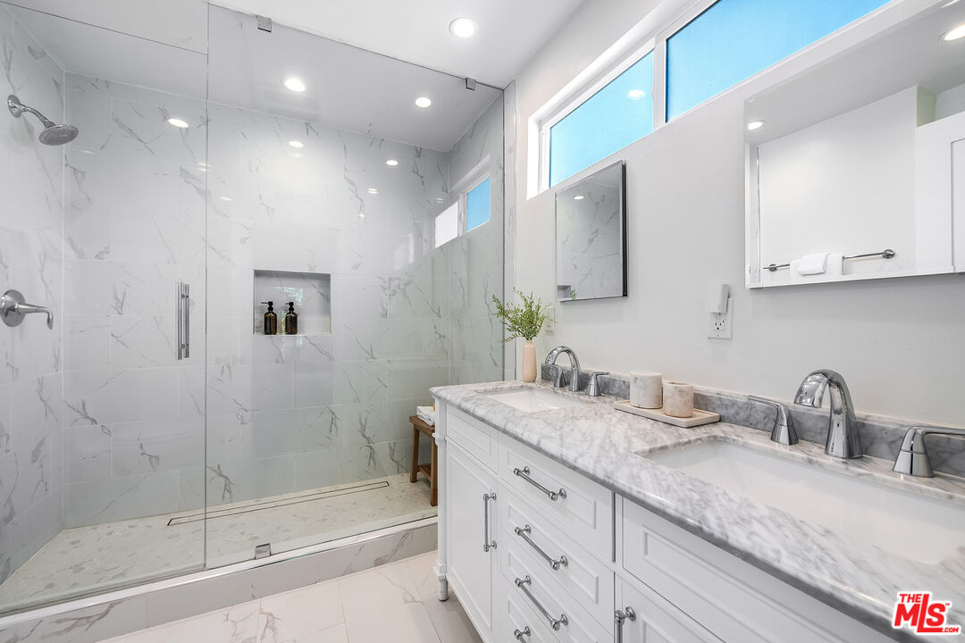 9507 Cattaraugus Ave