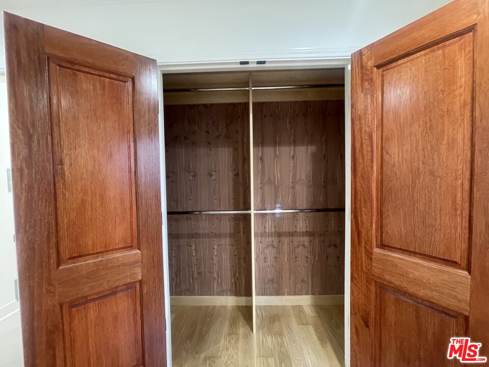 1122 N Formosa Ave Unit: 3