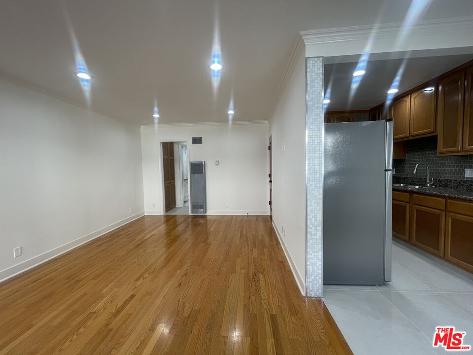 1122 N Formosa Ave Unit: 3