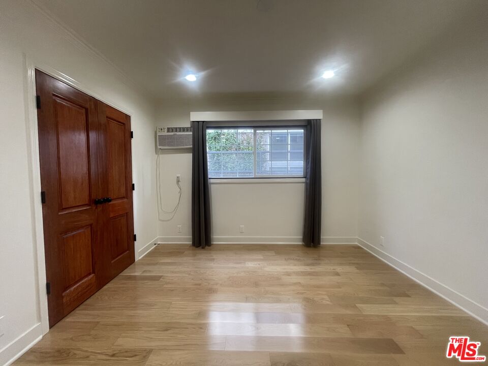 1122 N Formosa Ave Unit: 3