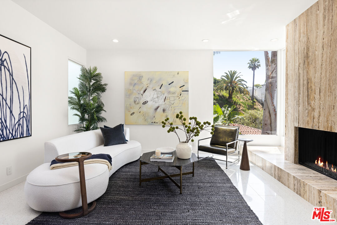 1341 Sierra Alta Way