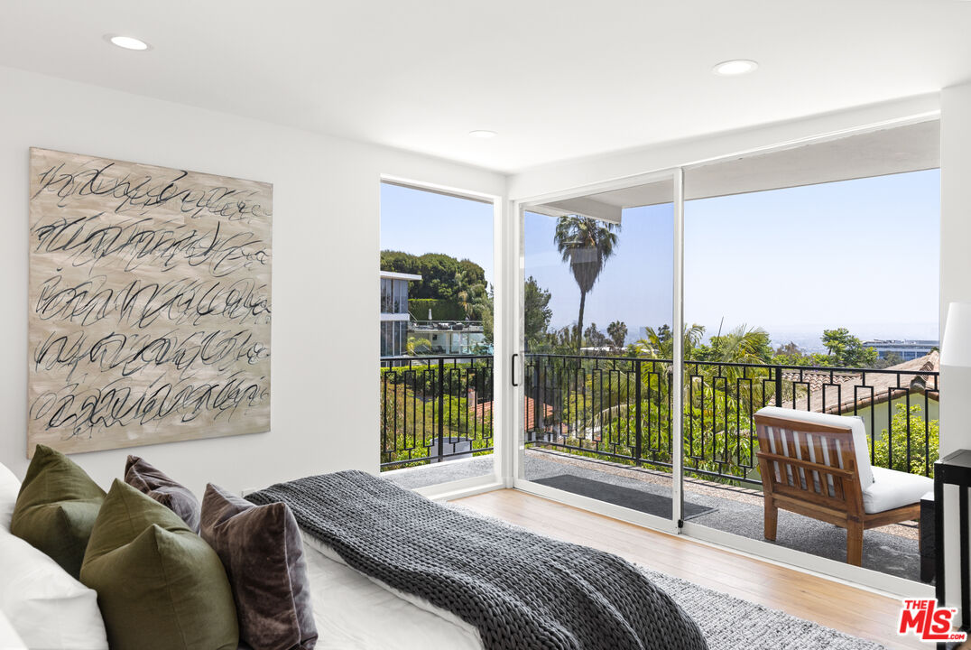 1341 Sierra Alta Way