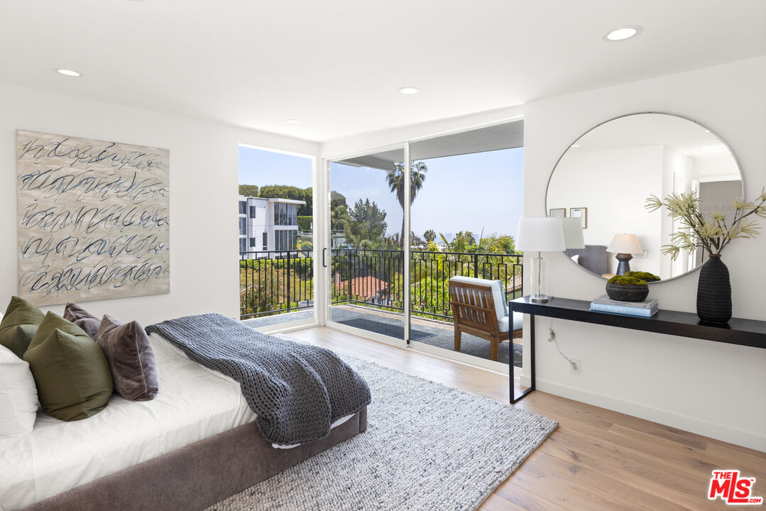 1341 Sierra Alta Way