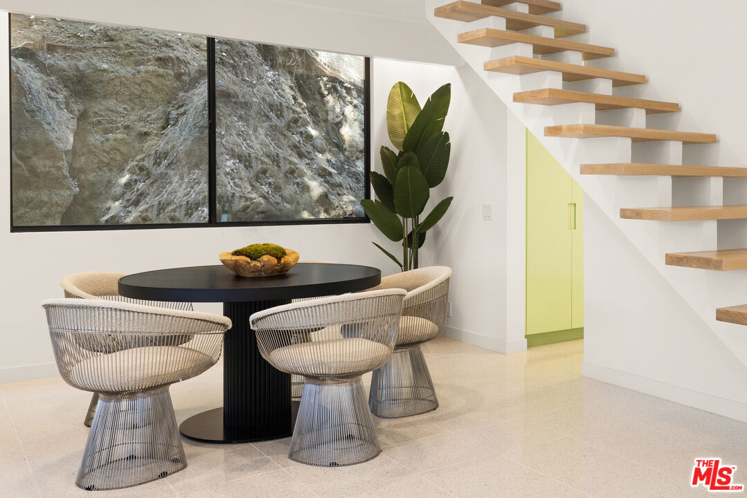 1341 Sierra Alta Way