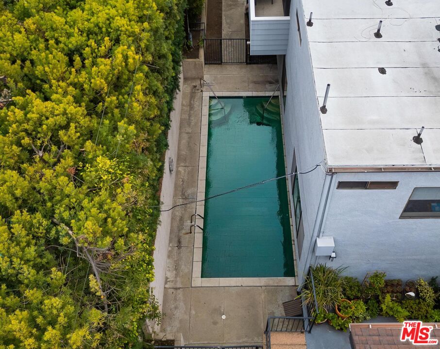 12421 Riverside Dr Unit: 2