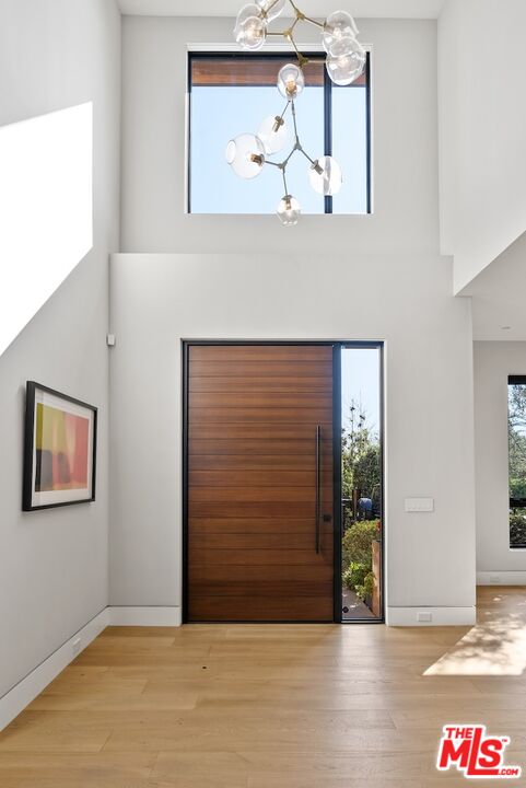 13817 W Sunset Blvd