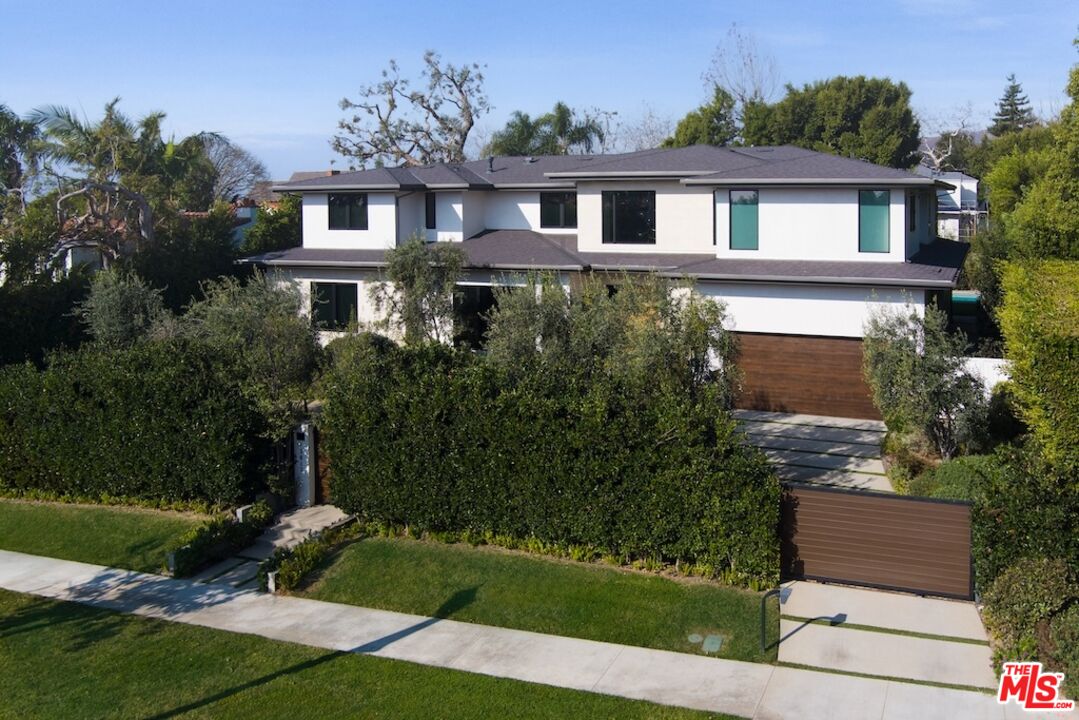 13817 W Sunset Blvd