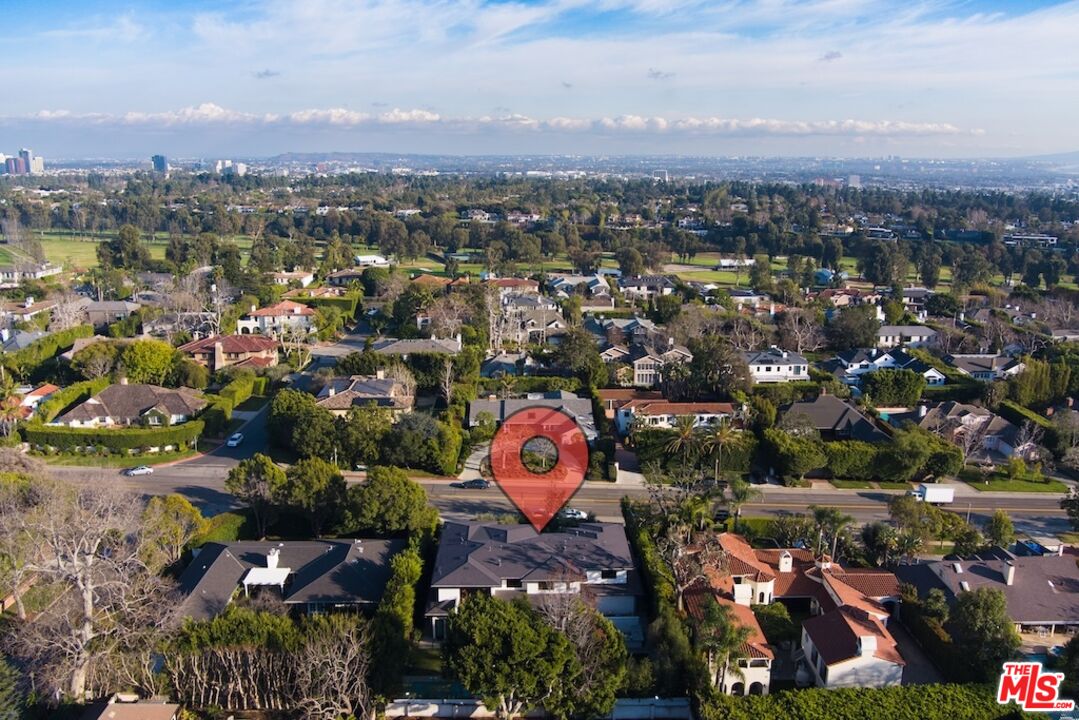 13817 W Sunset Blvd