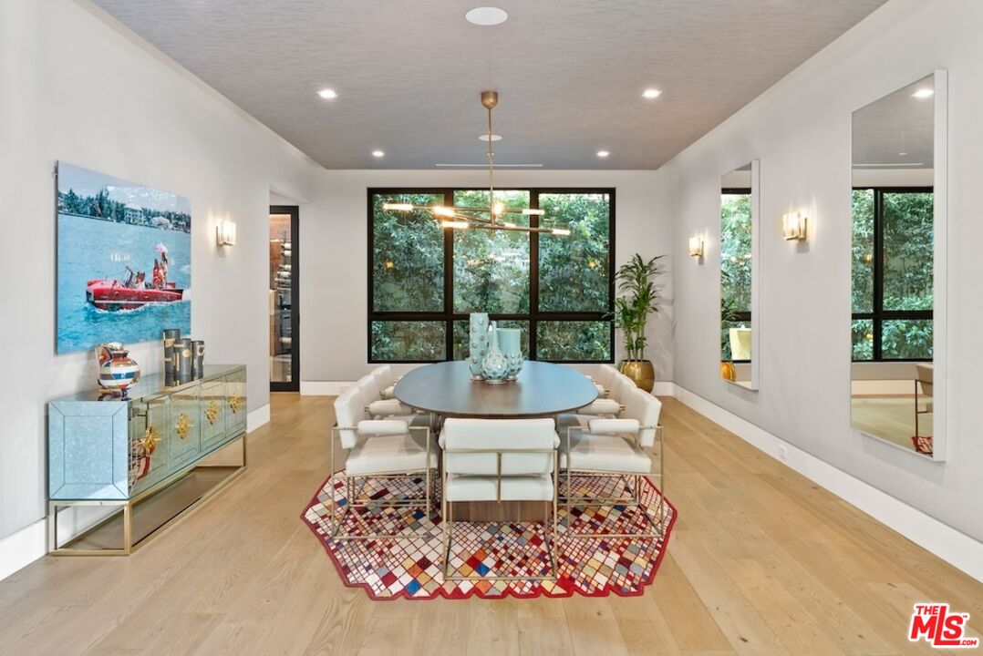 13817 W Sunset Blvd