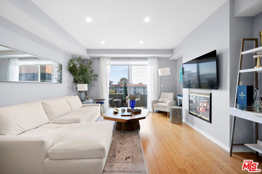 12222 Wilshire Blvd Unit: 405